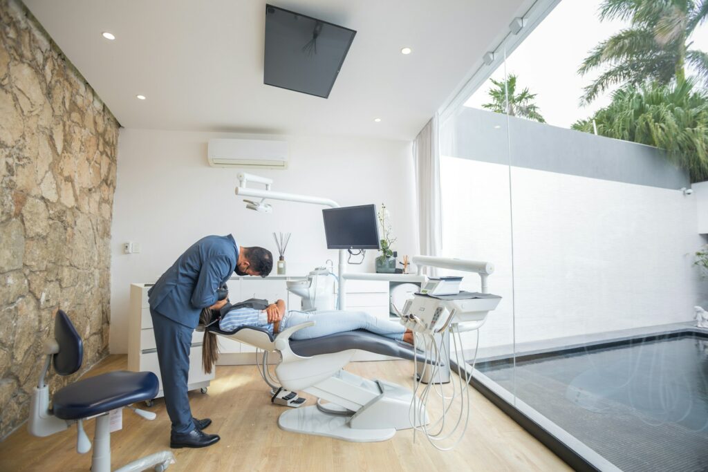 Restorative dental maintenance is performed with a bridge cleaning